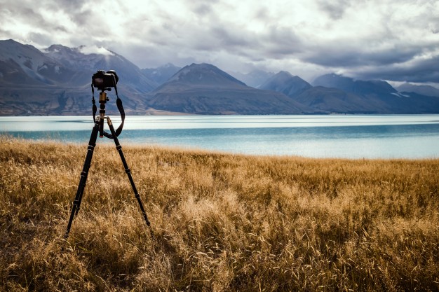 THE ULTIMATE GUIDE TO BUYING YOUR NEXT TRIPOD