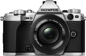 OLYMPUS OM-D E-M5 MARK II: GOOD, BEAUTIFUL AND CHEAPER WHAT MORE CAN YOU ASK FOR?