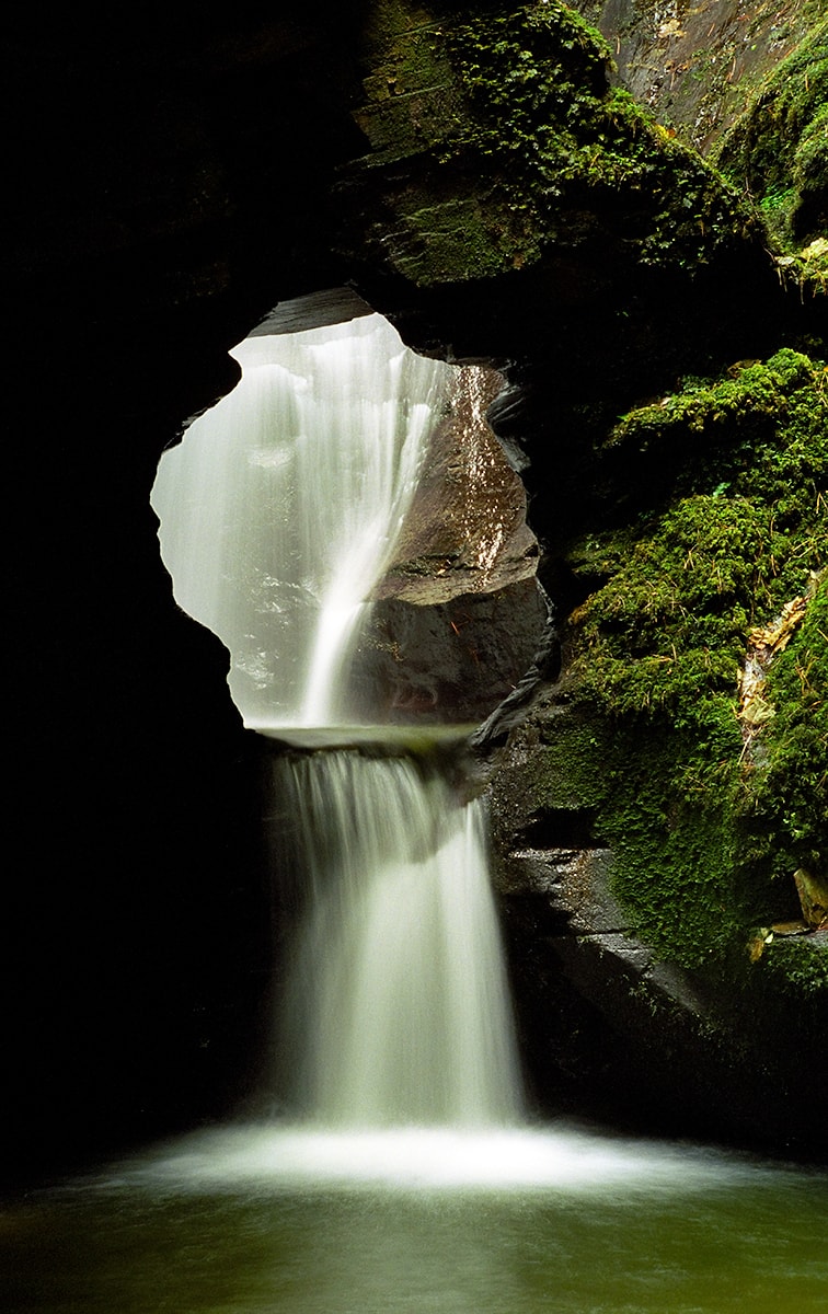 16 MAGNIFICENT PHOTOGRAPHS OF FALLS TO INSPIRE YOU